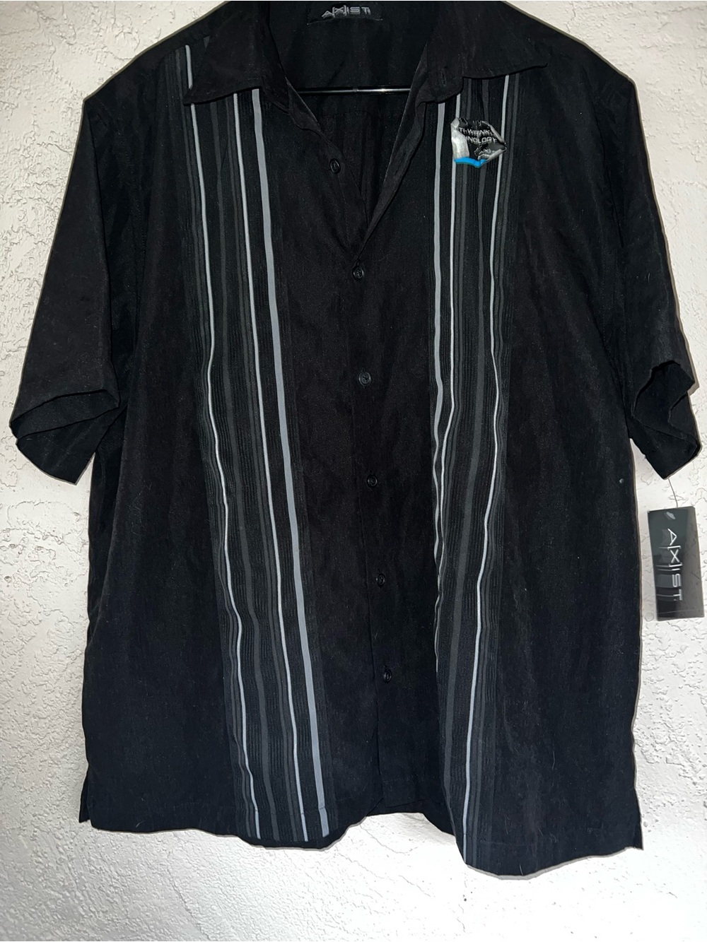 Axist Black Short-Sleeve Button Shirt with Gray Stripe Detail